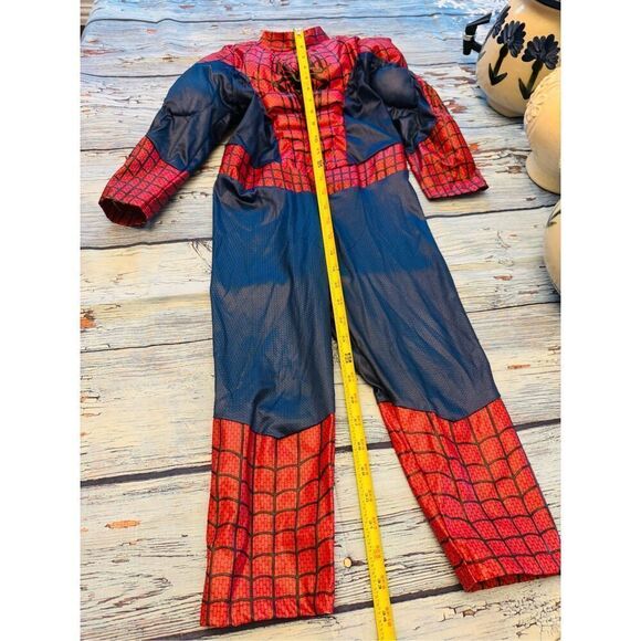Disney Halloween Spider man attire size 4 used in good condition. - Picture 5 of 12